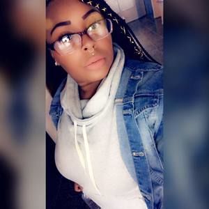 Meet your Posher, Charlesia